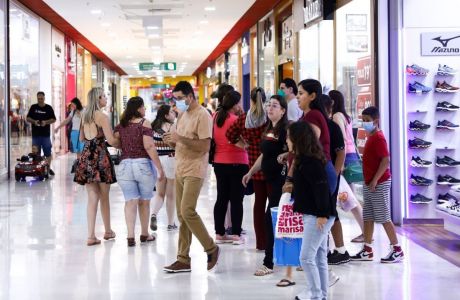 Shoppings de Rio Preto promovem Black Friday com descontos reais de até 80%